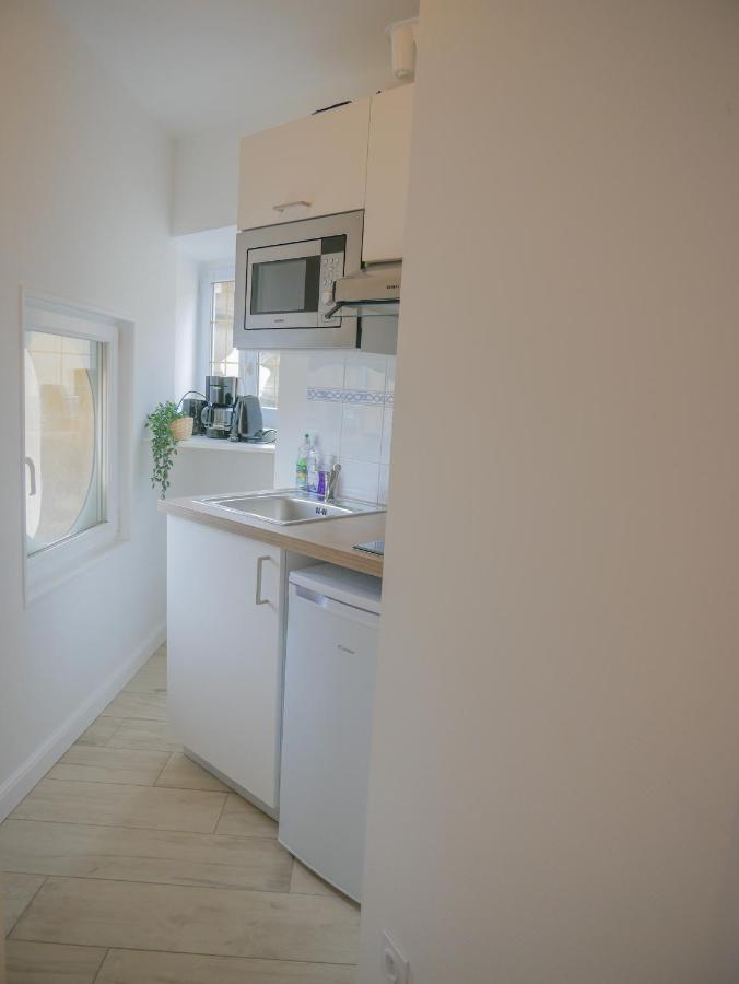 Studio Renove Avec Terrasse Et Vue Unique ! Caen Bagian luar foto